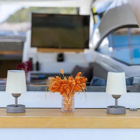 Marina'da Tekne'de Konaklama Kaş
